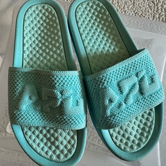 APL Womens slides size 6 VGUC - Picture 1 of 6